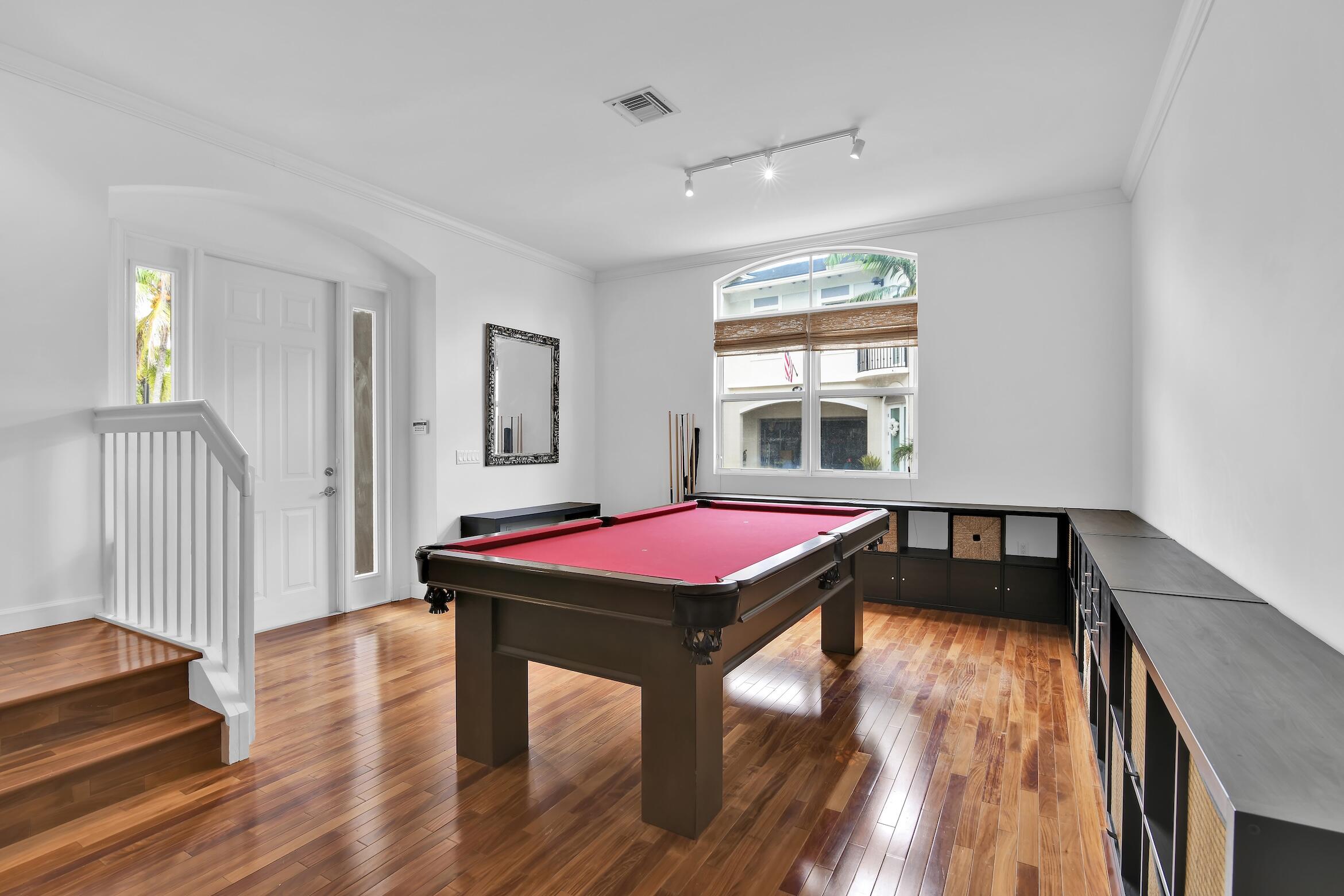 HIGHLAND GROVE ESTATES - Residential