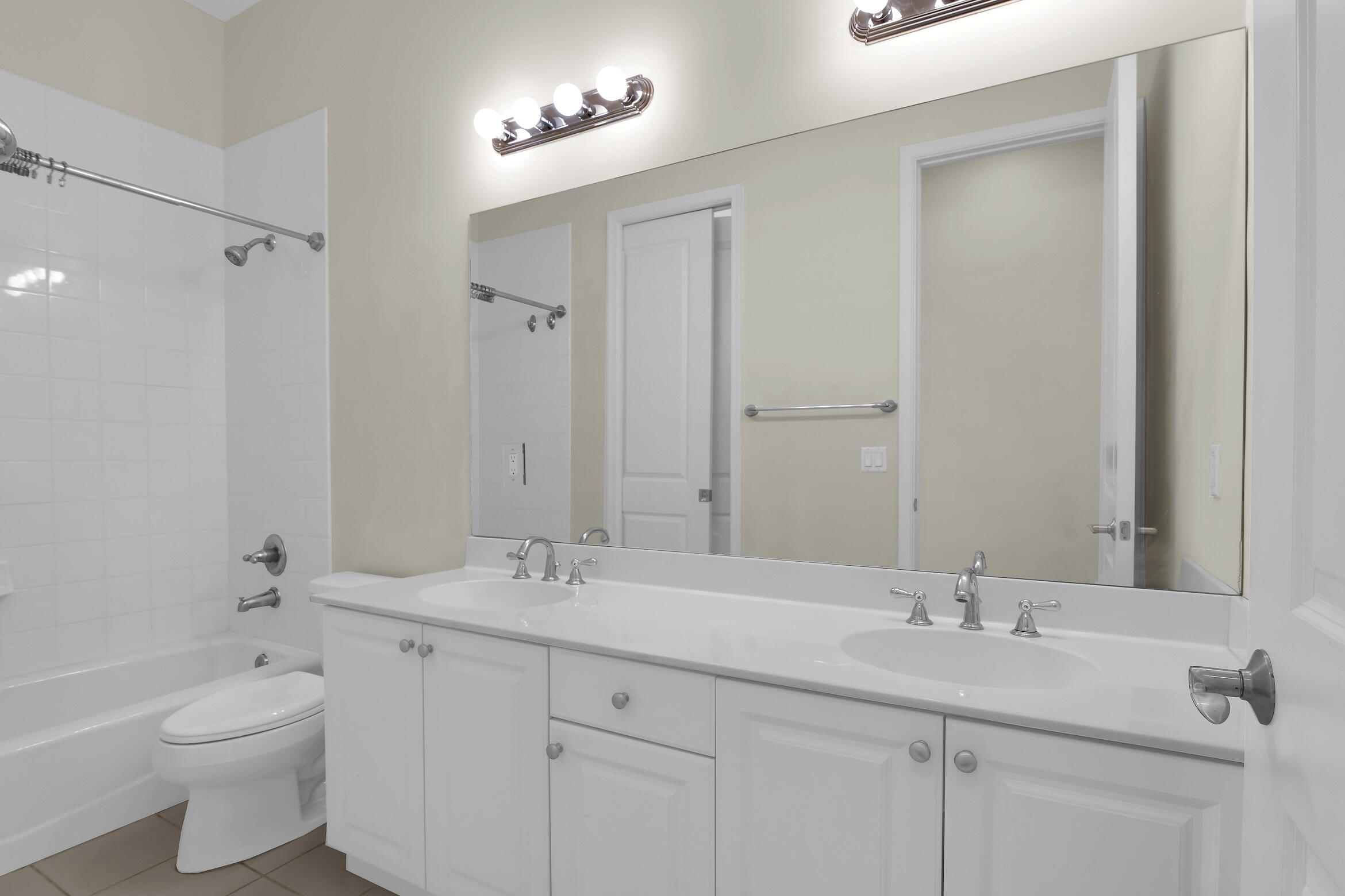 HIGHLAND GROVE ESTATES - Residential