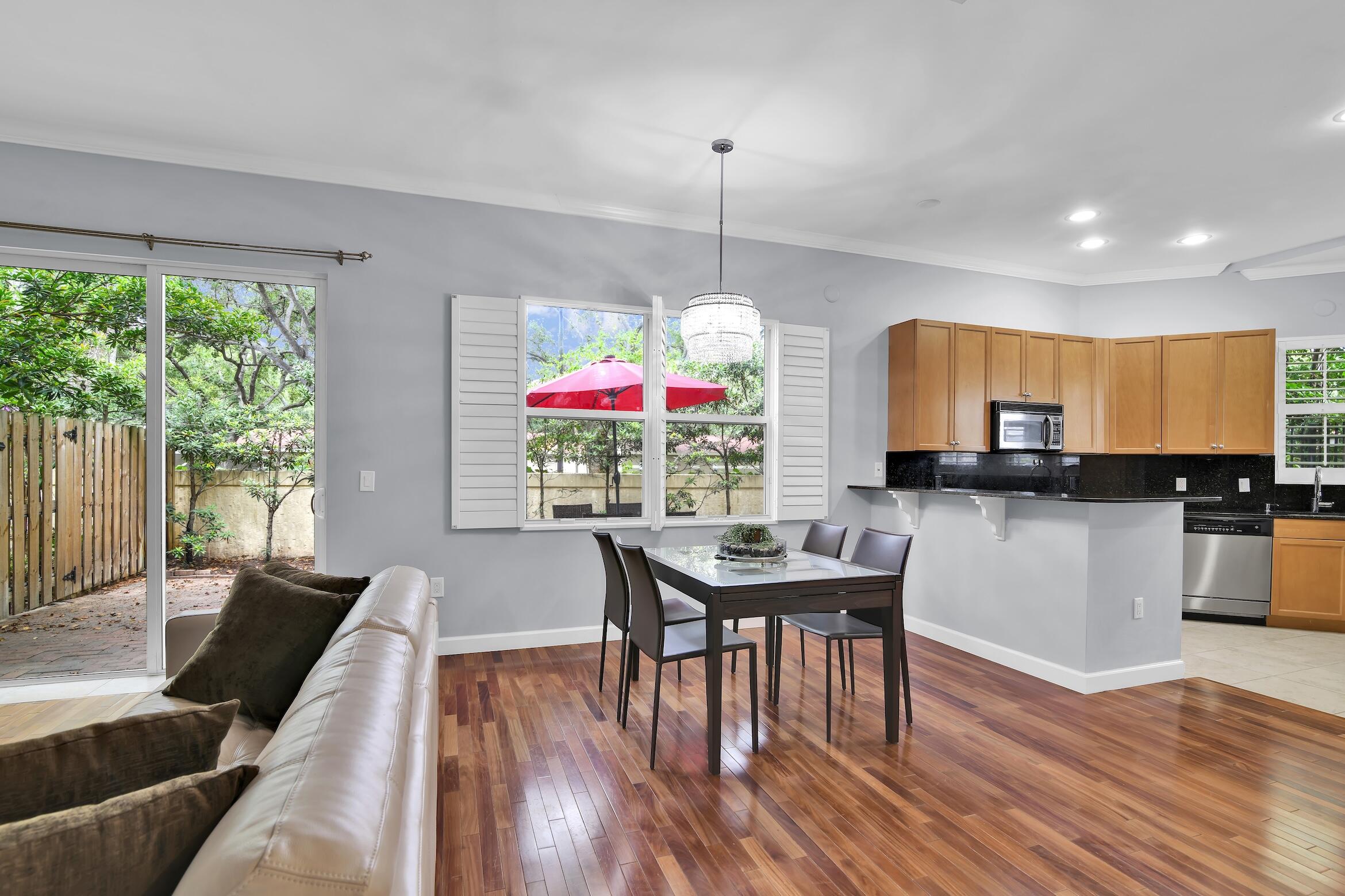 HIGHLAND GROVE ESTATES - Residential