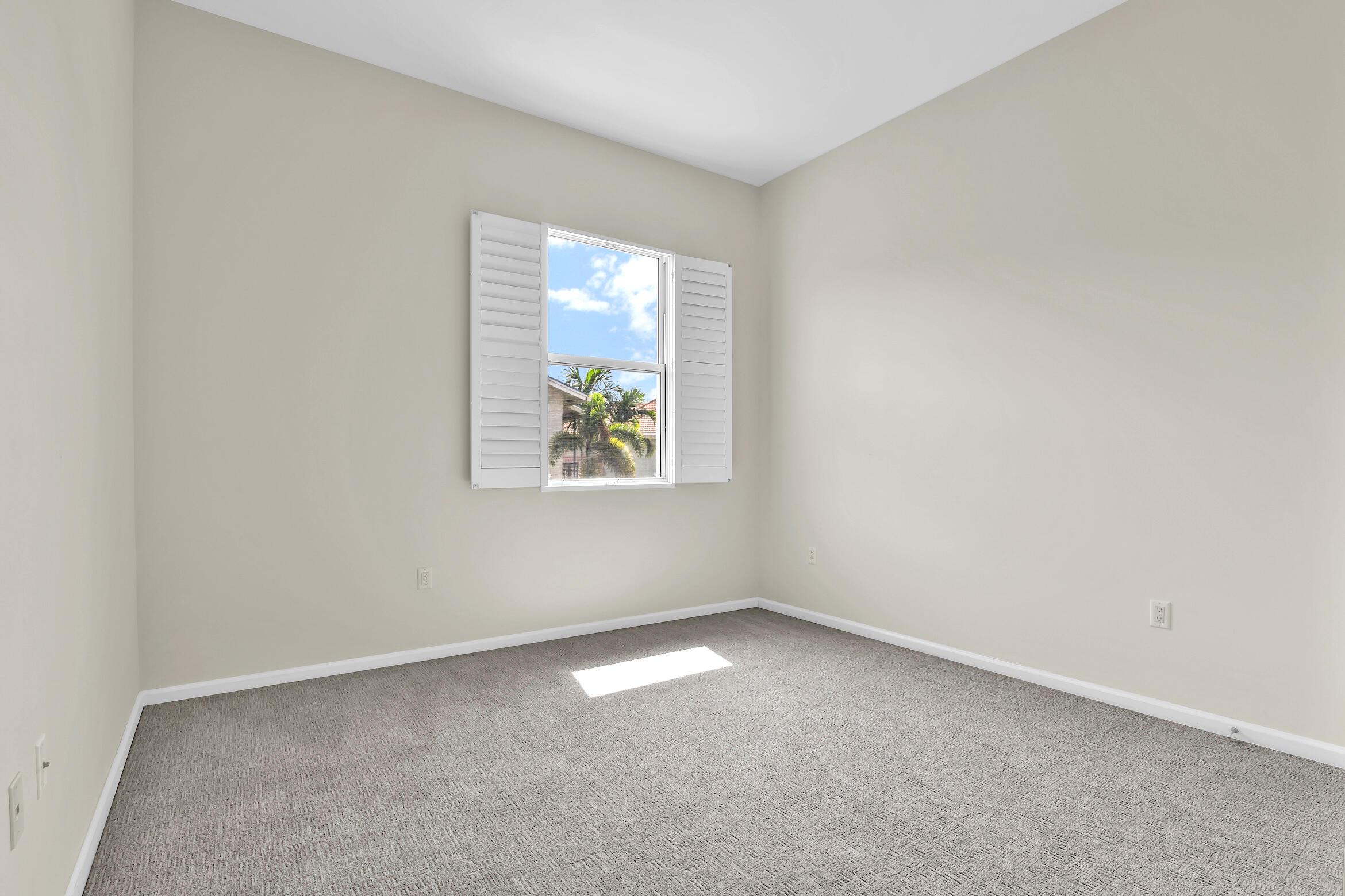HIGHLAND GROVE ESTATES - Residential