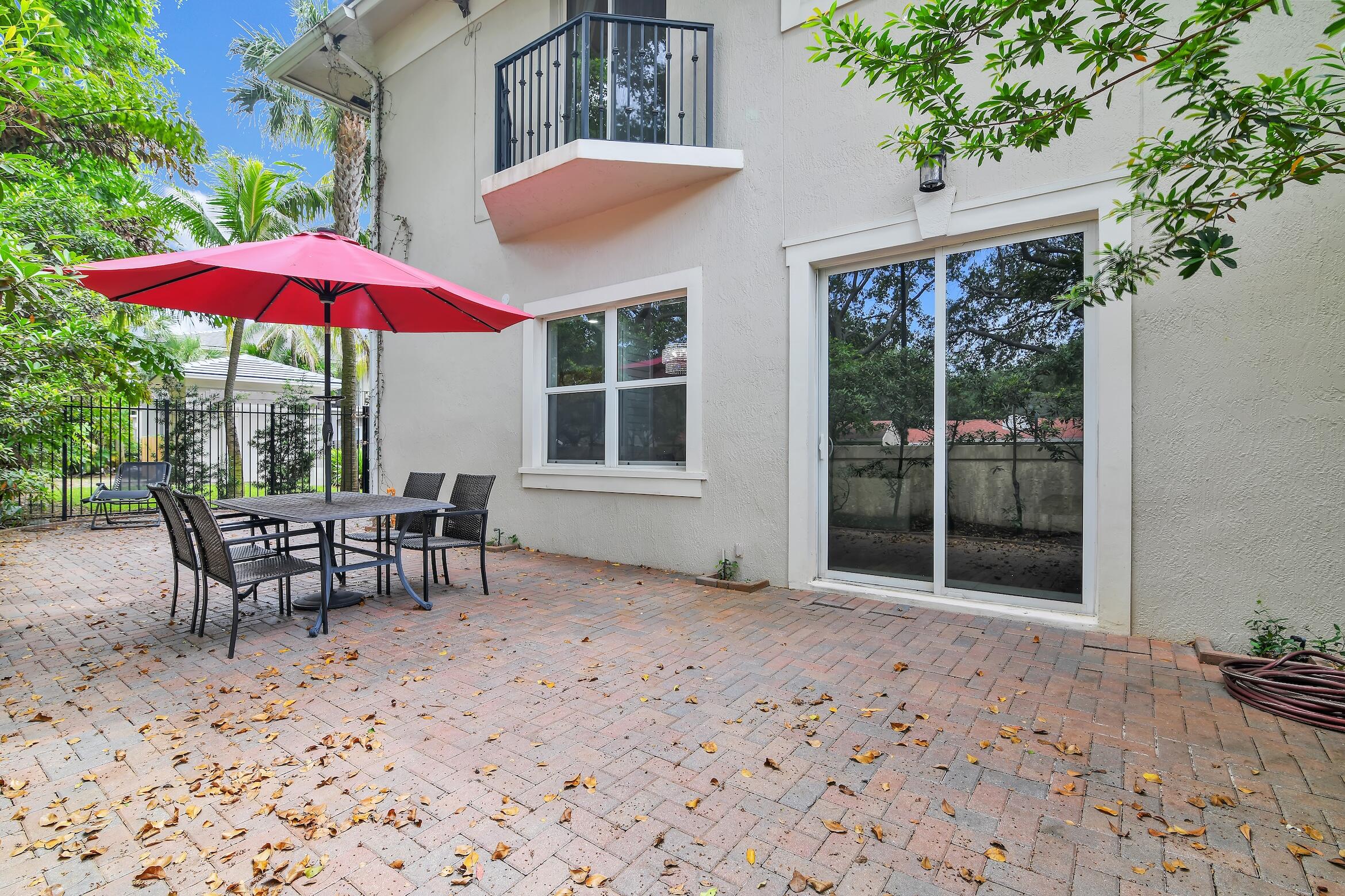HIGHLAND GROVE ESTATES - Residential