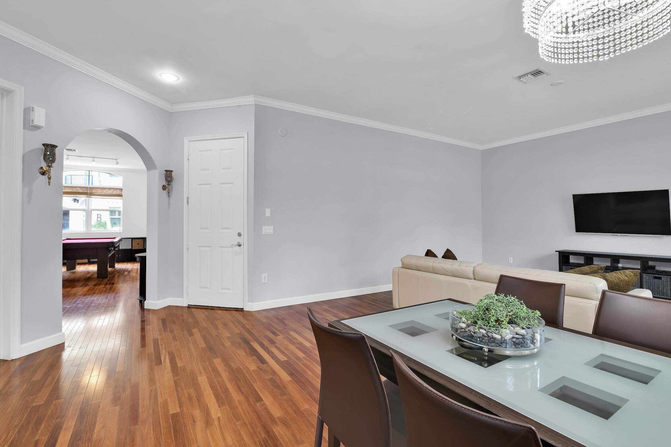 HIGHLAND GROVE ESTATES - Residential