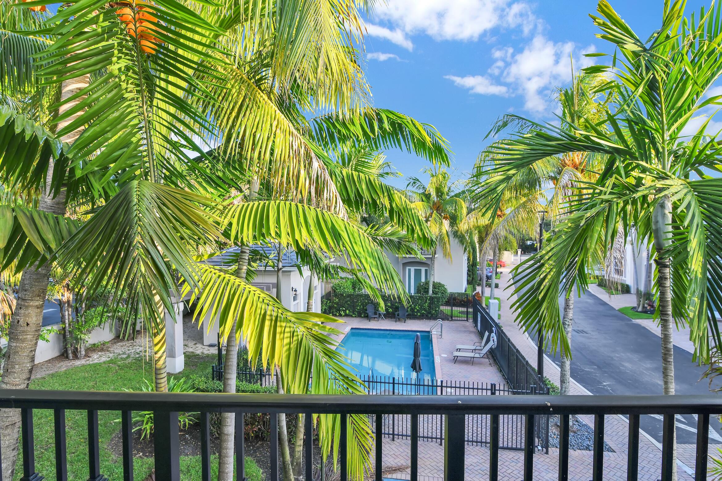 HIGHLAND GROVE ESTATES - Residential