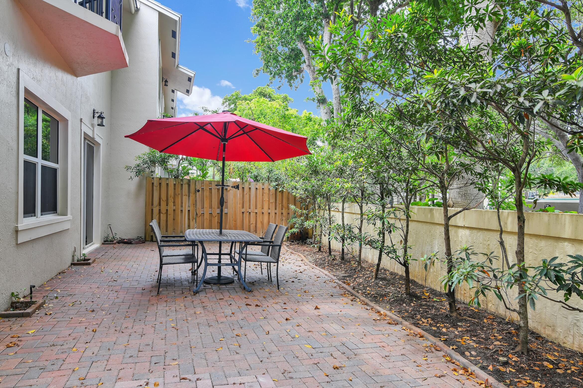 HIGHLAND GROVE ESTATES - Residential