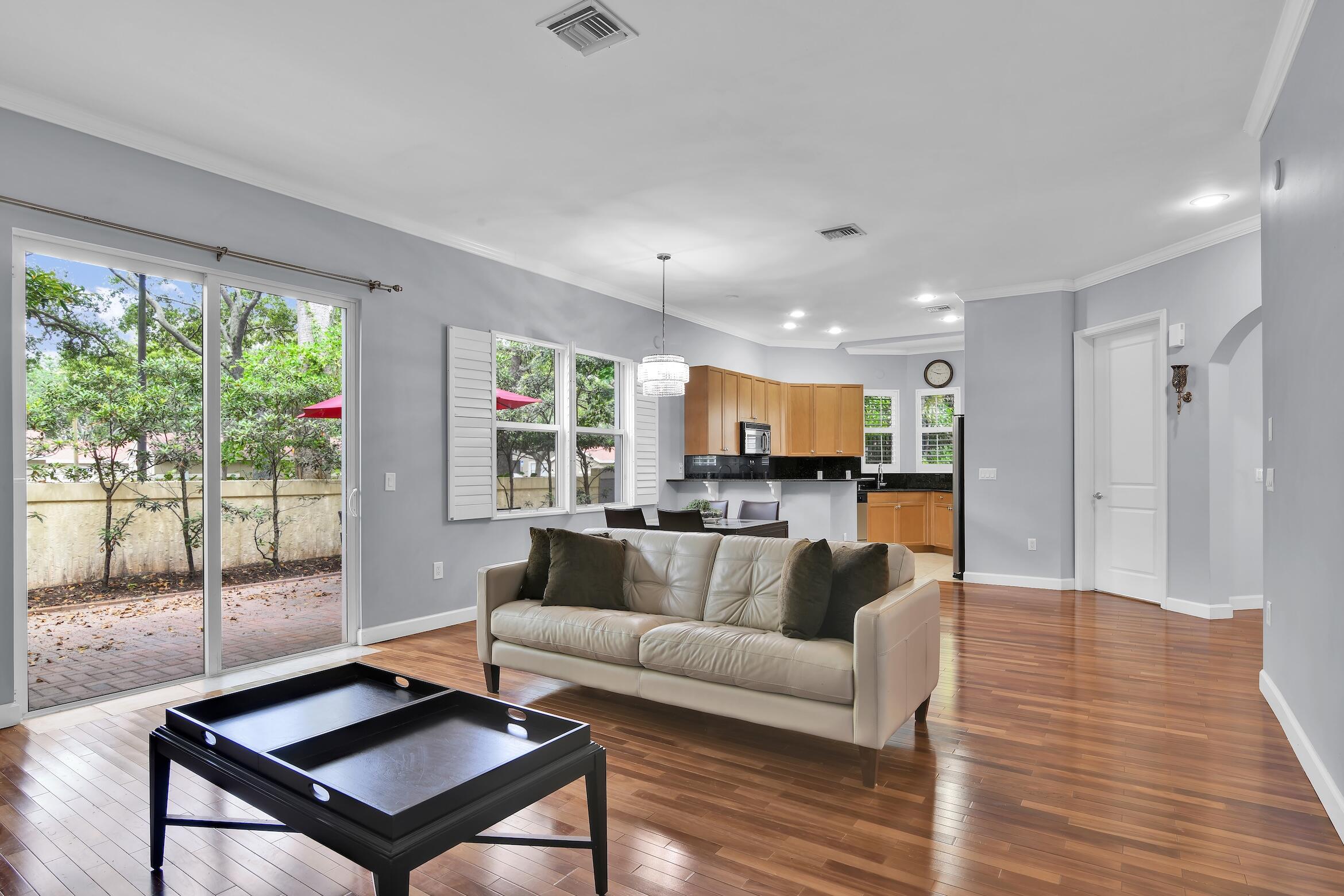 HIGHLAND GROVE ESTATES - Residential