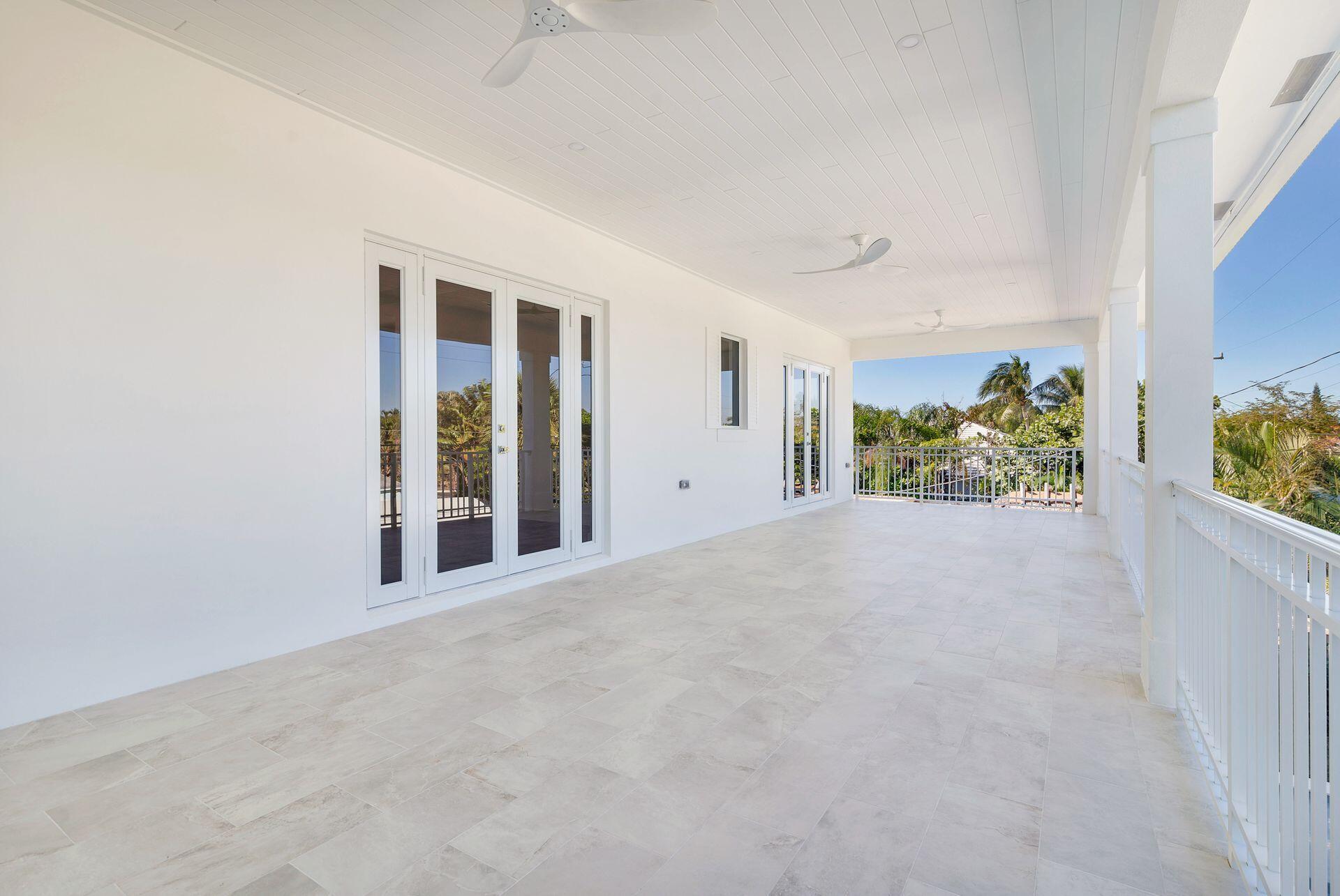 EDGEWATER - Residential