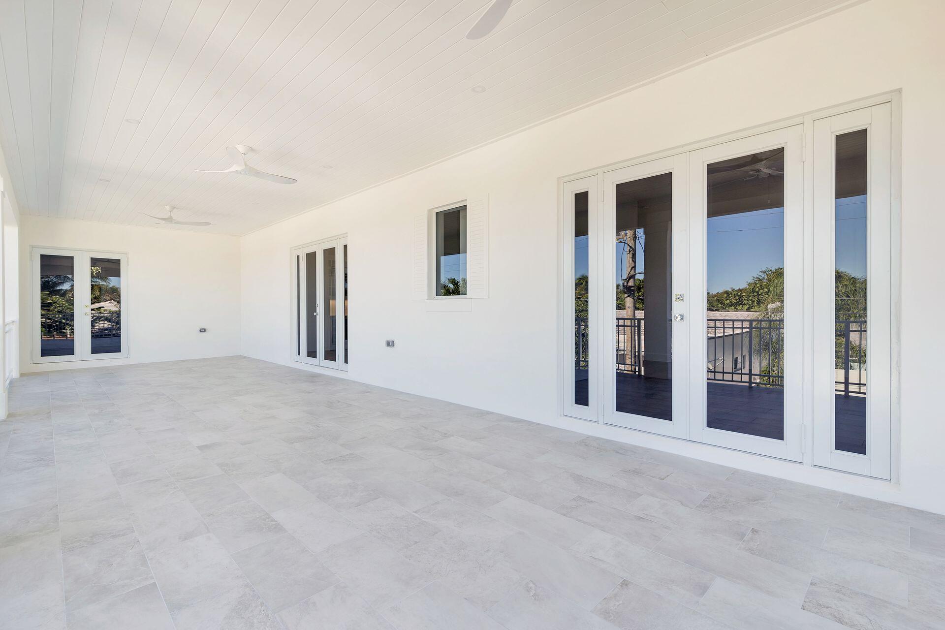EDGEWATER - Residential