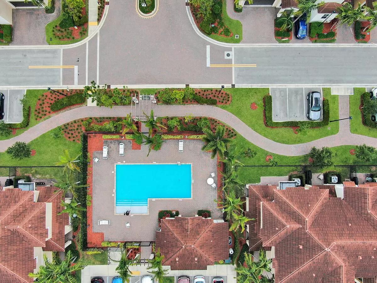 5150 HILLSBORO - Residential
