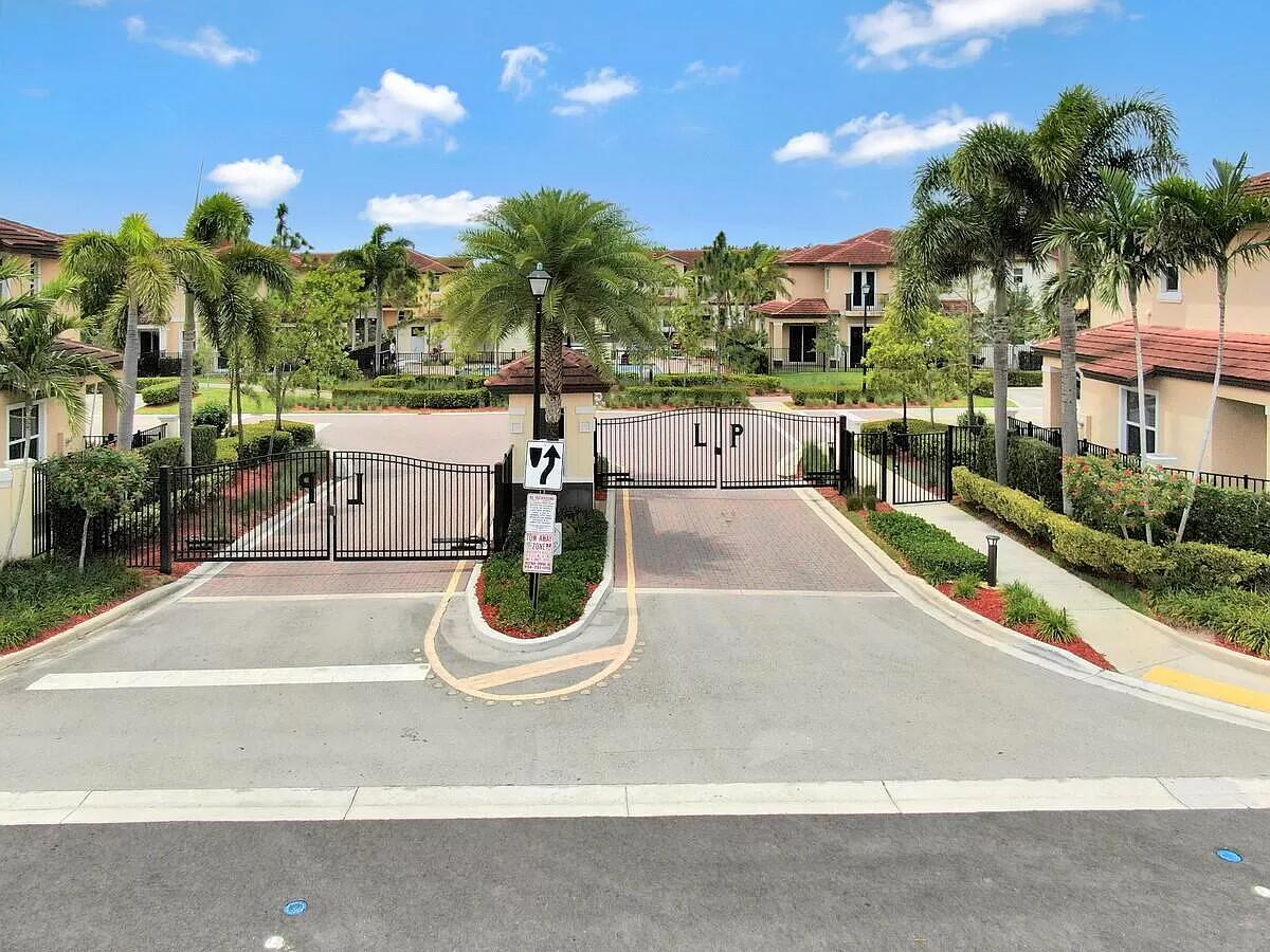5150 HILLSBORO - Residential