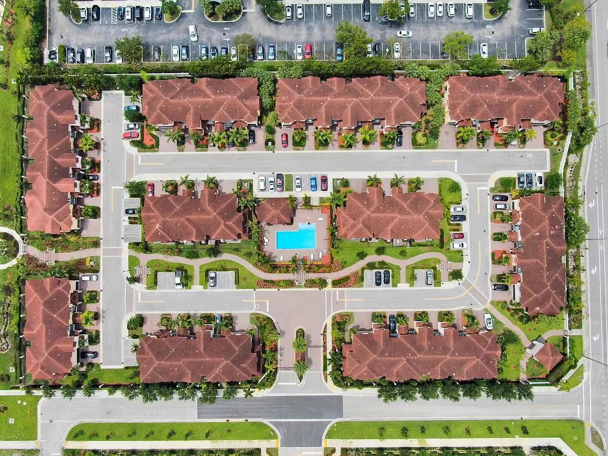5150 HILLSBORO - Residential