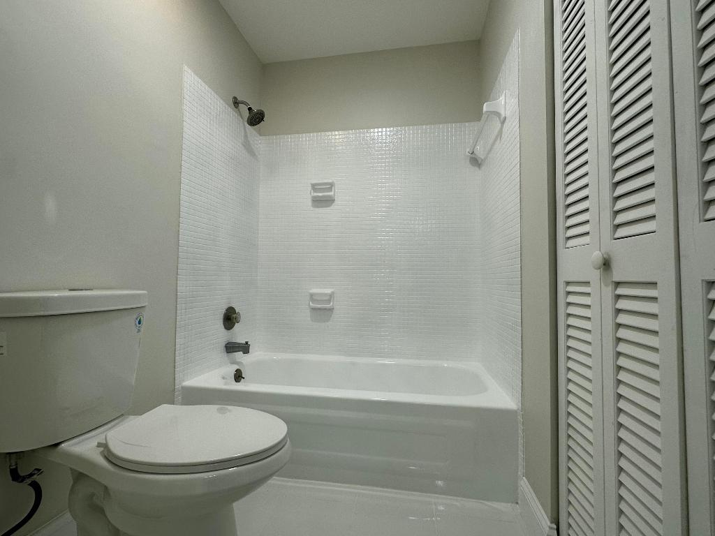 PALM GREENS AT VILLA DEL RAY CONDO II - Residential Lease