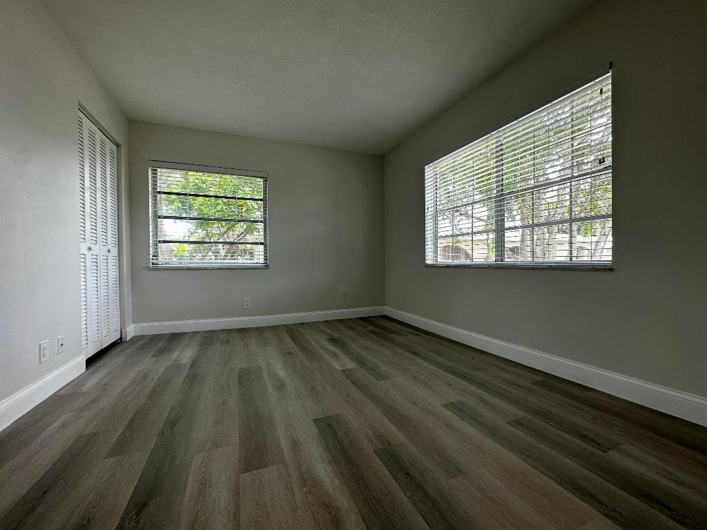 PALM GREENS AT VILLA DEL RAY CONDO II - Residential Lease