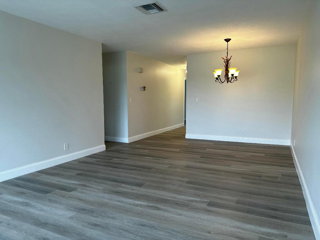PALM GREENS AT VILLA DEL RAY CONDO II - Residential Lease