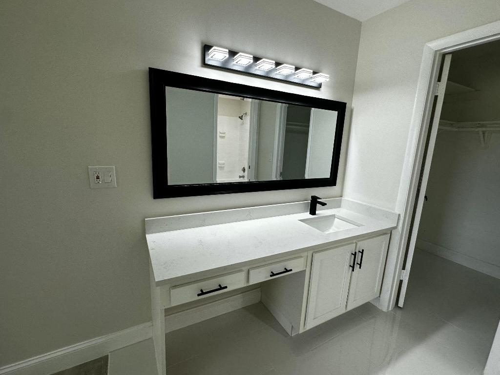 PALM GREENS AT VILLA DEL RAY CONDO II - Residential Lease