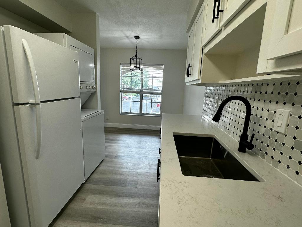 PALM GREENS AT VILLA DEL RAY CONDO II - Residential Lease
