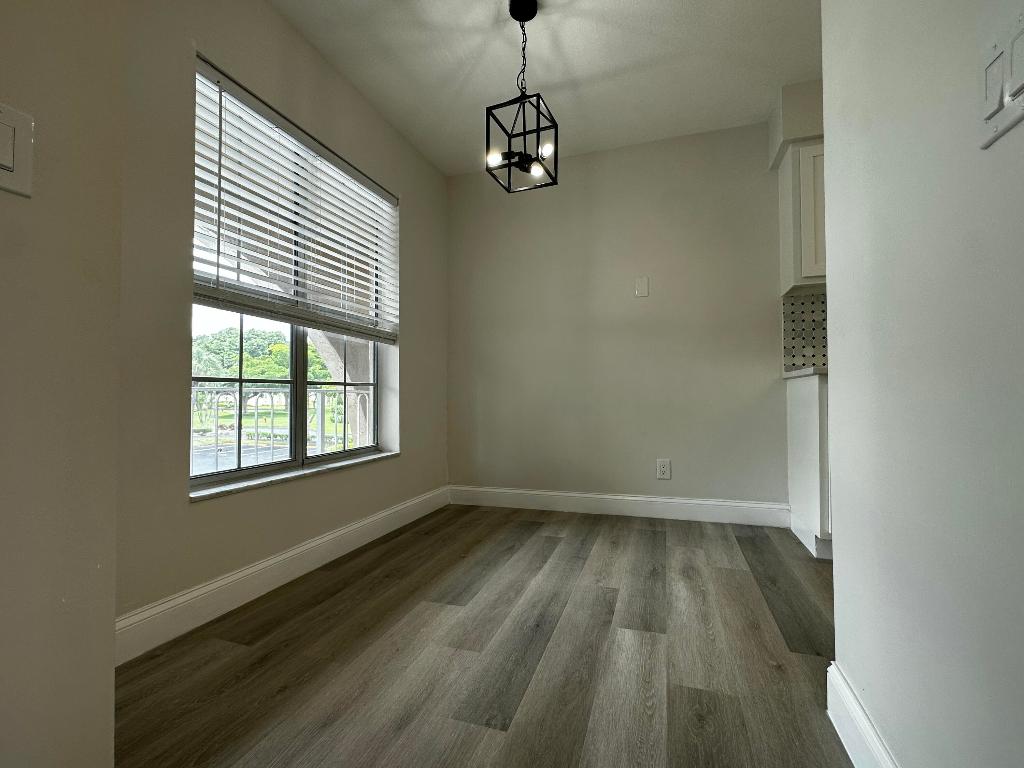 PALM GREENS AT VILLA DEL RAY CONDO II - Residential Lease