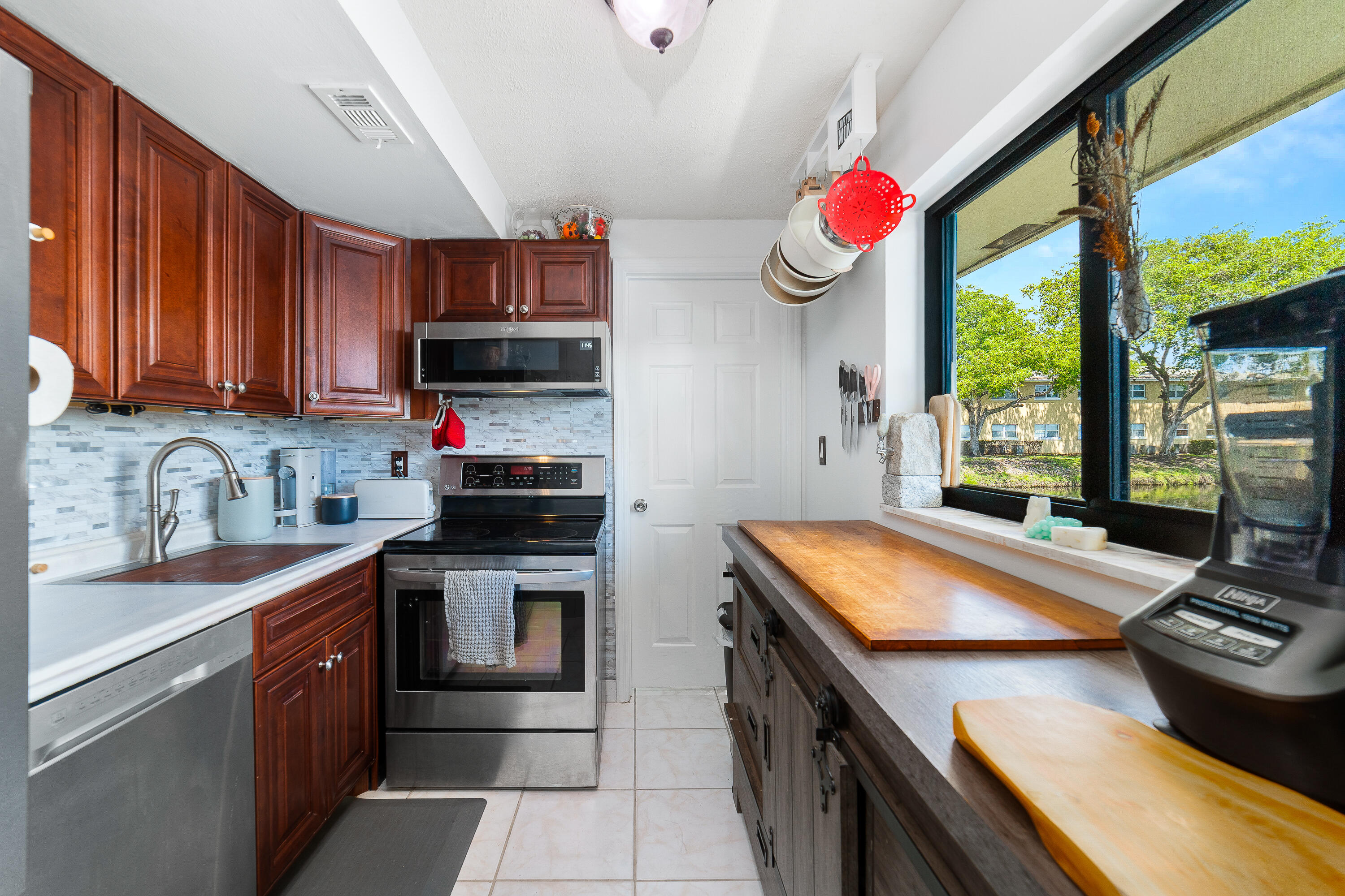 KIMBERLY LAKE VILLAS - Residential