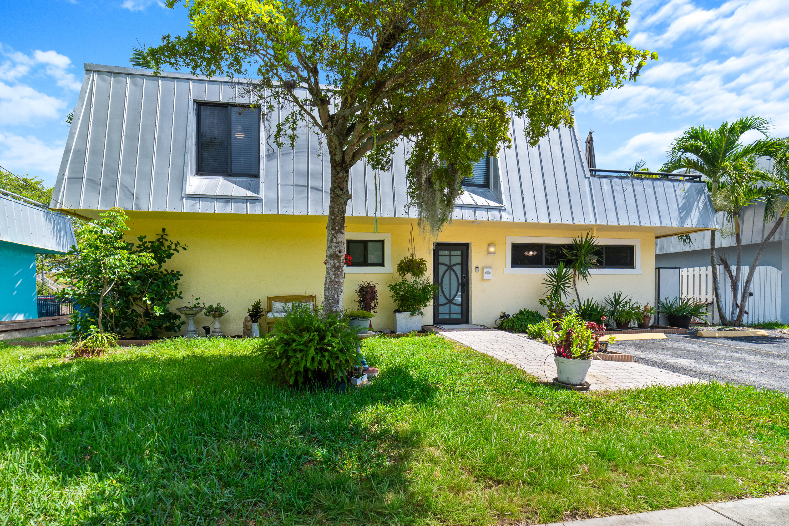 KIMBERLY LAKE VILLAS - Residential