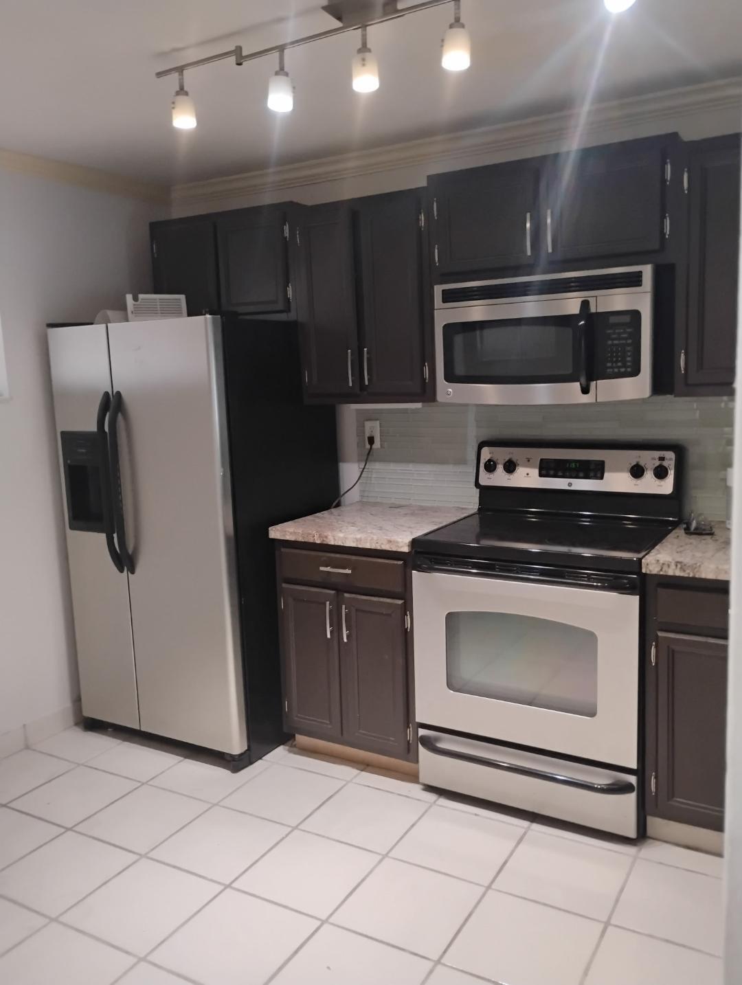 SHERWOOD SQUARE CONDOMINIUM - Residential
