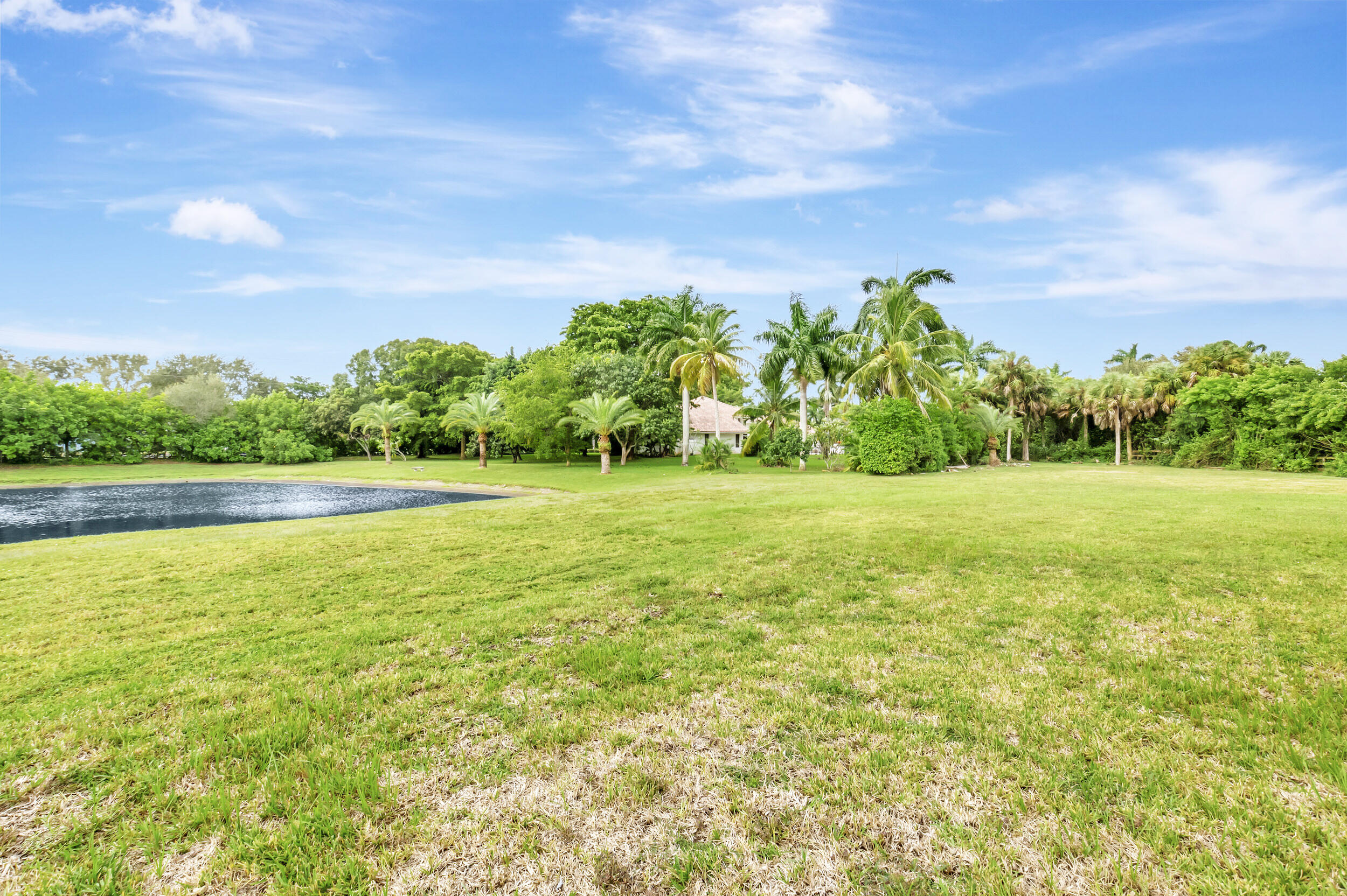 BONIELLOS ACRES - Residential