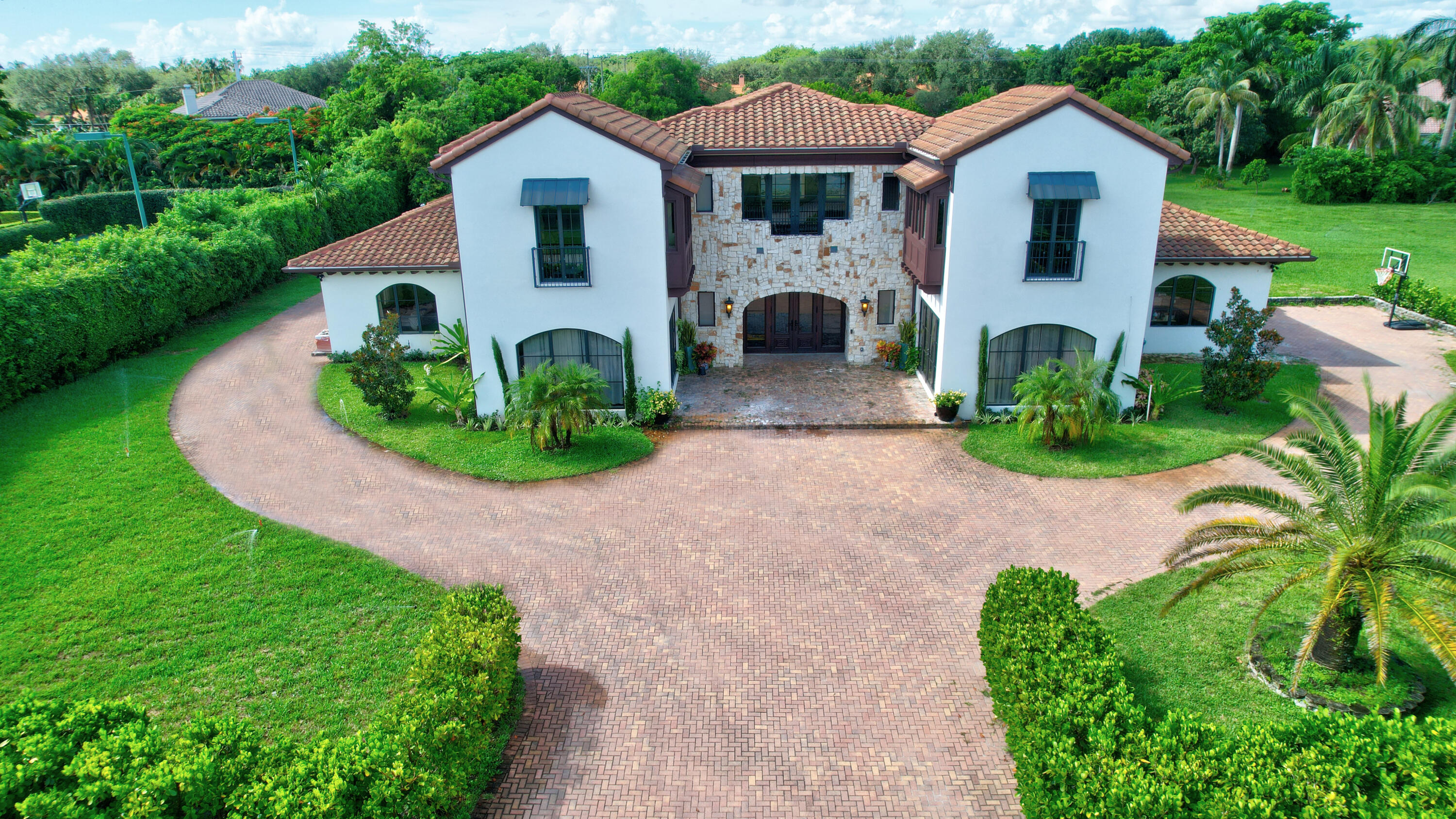 BONIELLOS ACRES - Residential