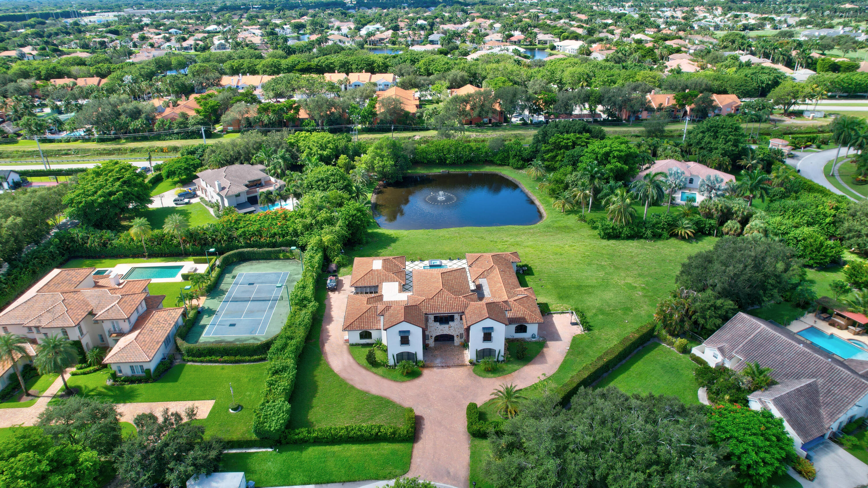 BONIELLOS ACRES - Residential