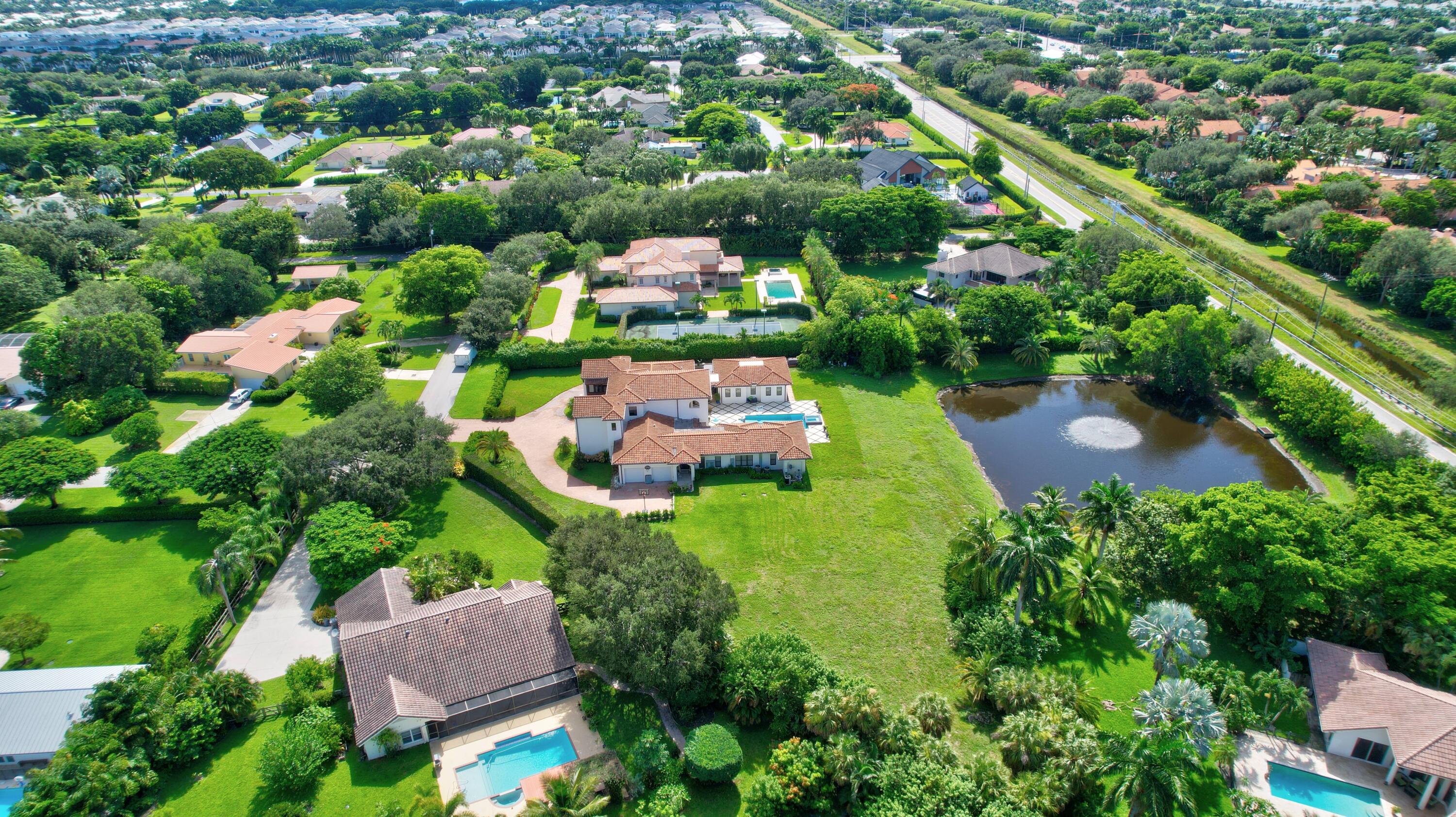 BONIELLOS ACRES - Residential
