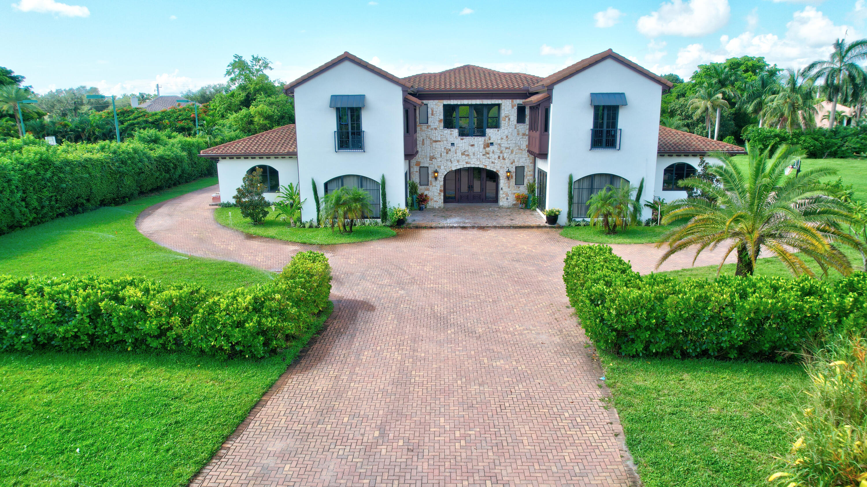 BONIELLOS ACRES - Residential
