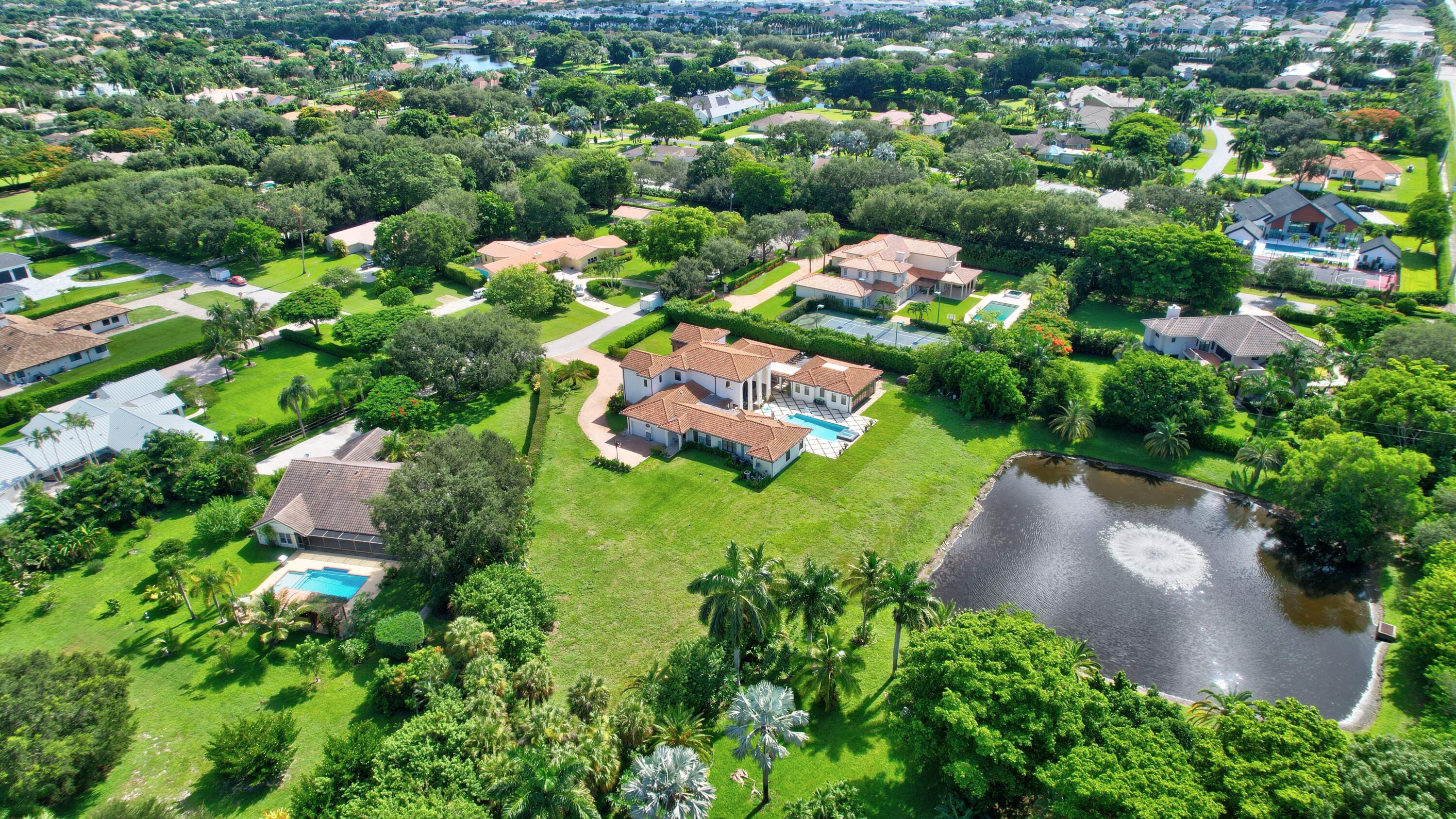 BONIELLOS ACRES - Residential