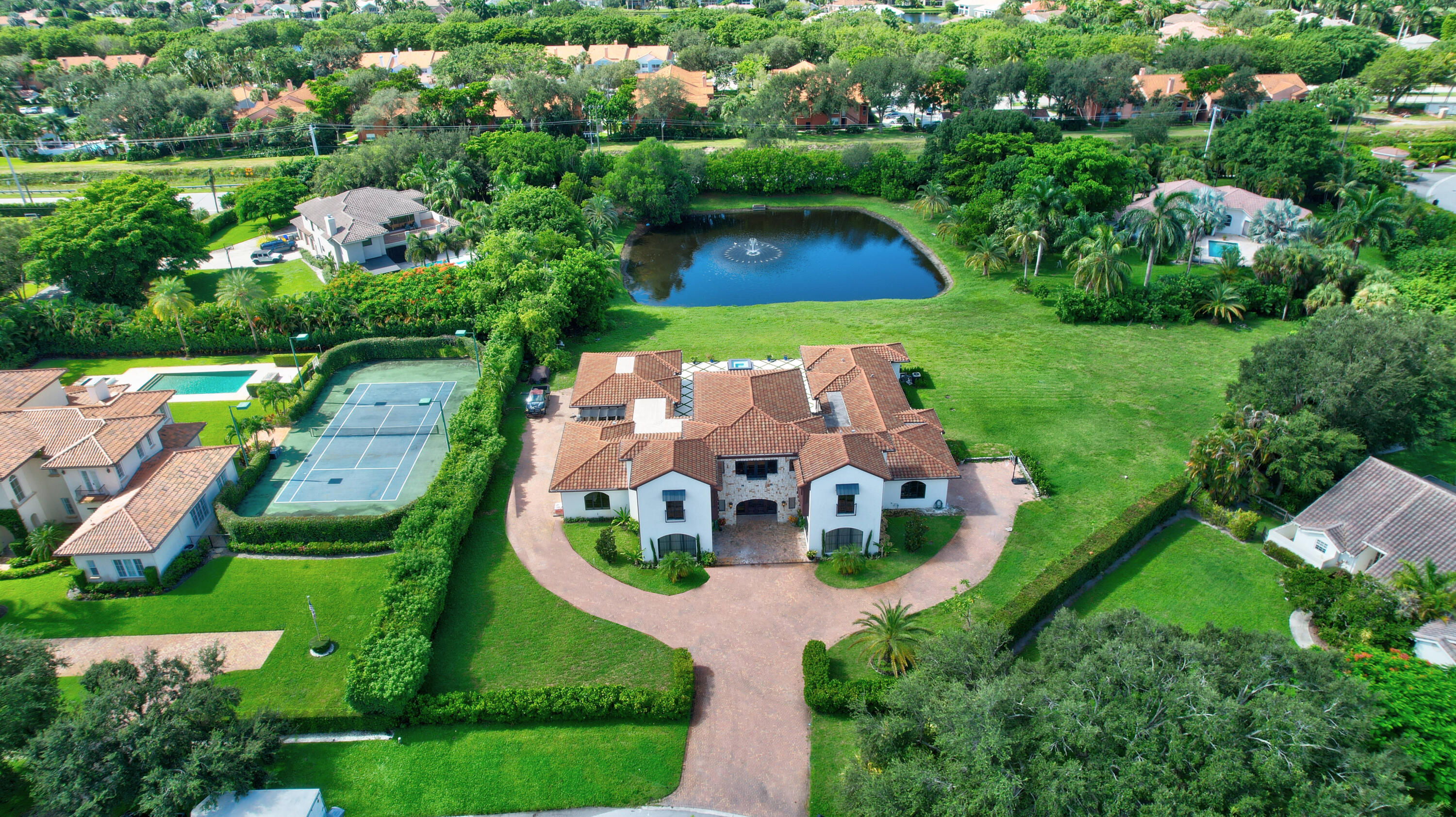 BONIELLOS ACRES - Residential