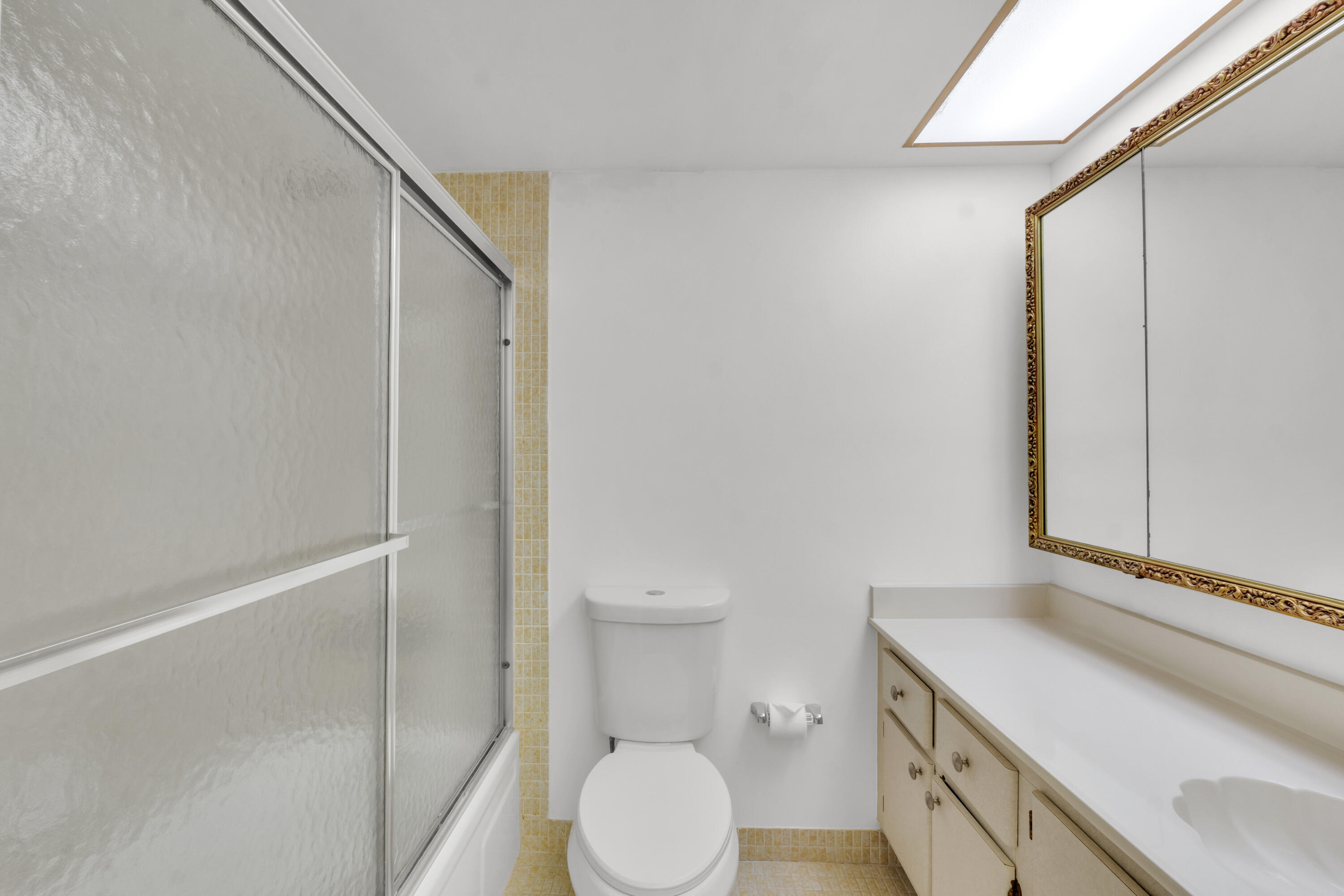 CAMBRIDGE HOUSE EAST - Residential