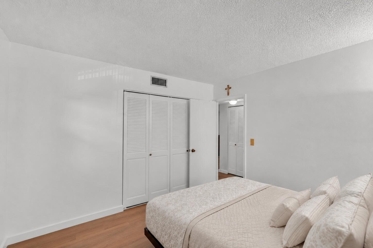 CAMBRIDGE HOUSE EAST - Residential