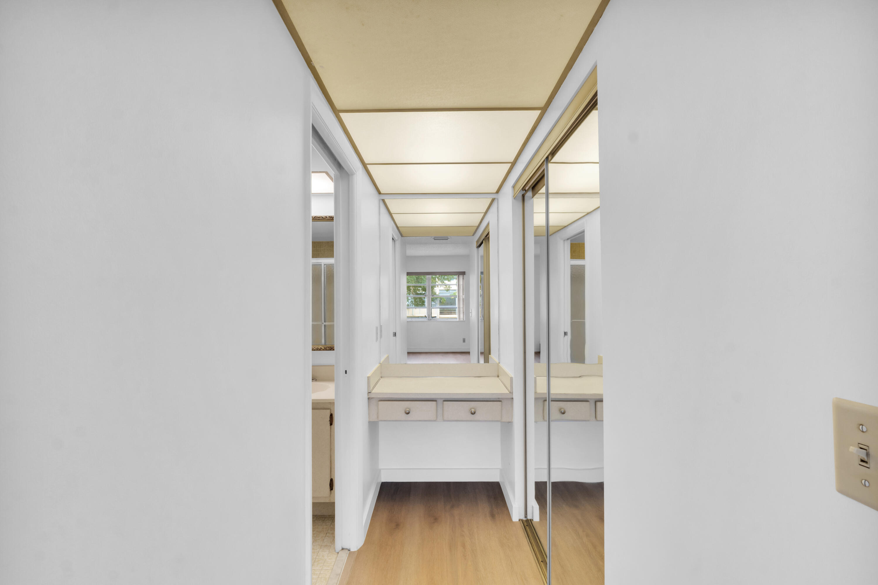 CAMBRIDGE HOUSE EAST - Residential