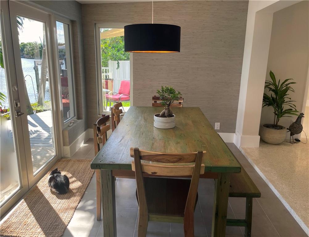 CORAL POINT - Residential