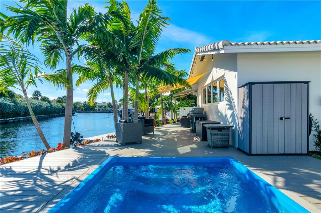 CORAL POINT - Residential
