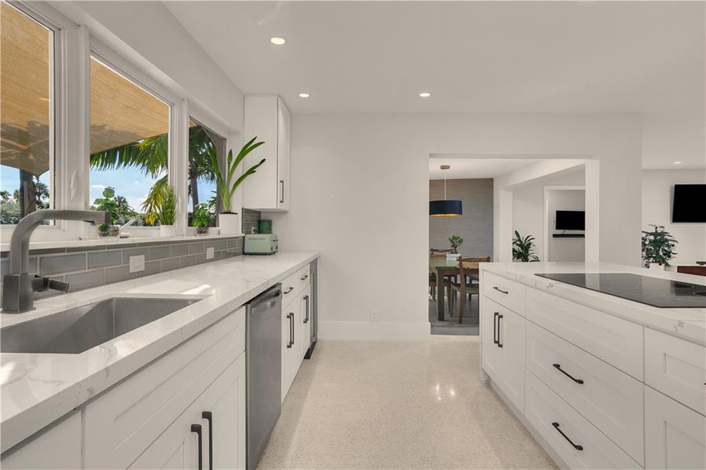 CORAL POINT - Residential