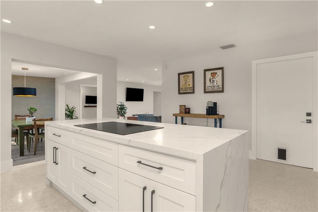 CORAL POINT - Residential