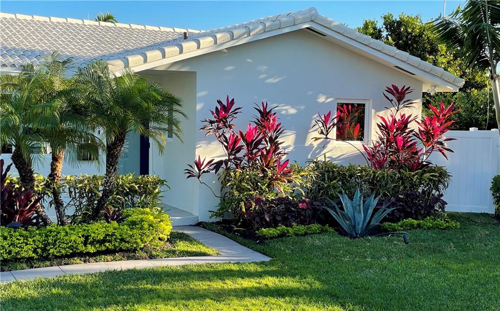 CORAL POINT - Residential