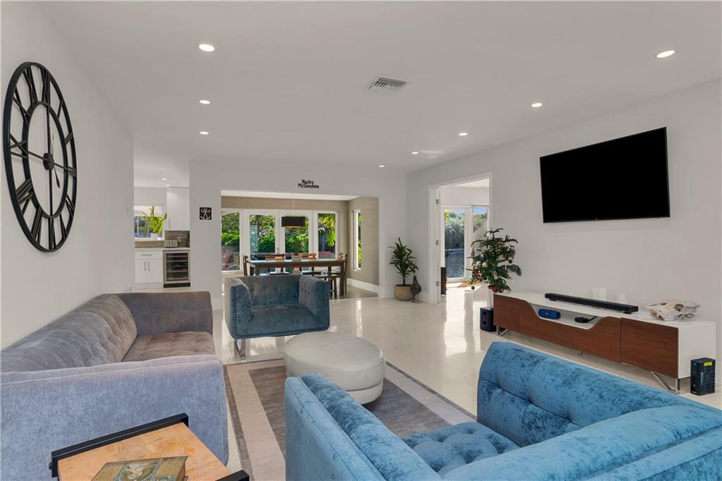 CORAL POINT - Residential