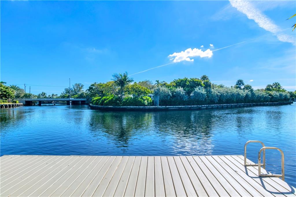 CORAL POINT - Residential