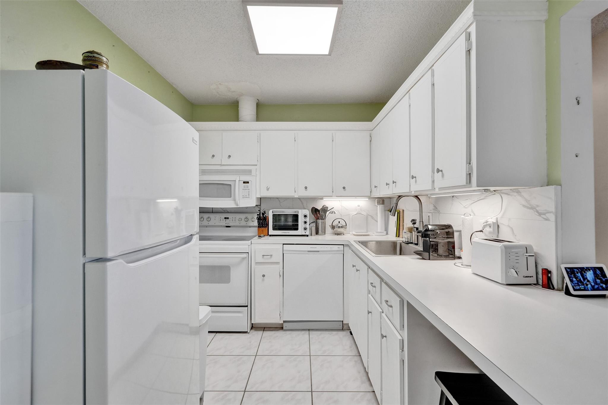Imperial Point Colonnades - Residential