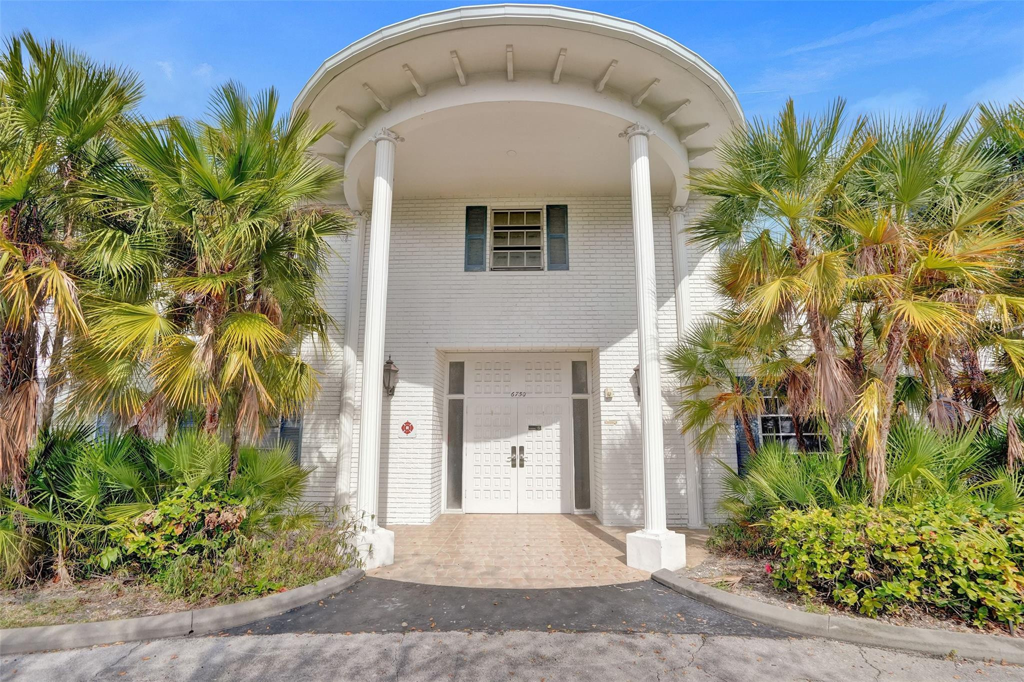Imperial Point Colonnades - Residential