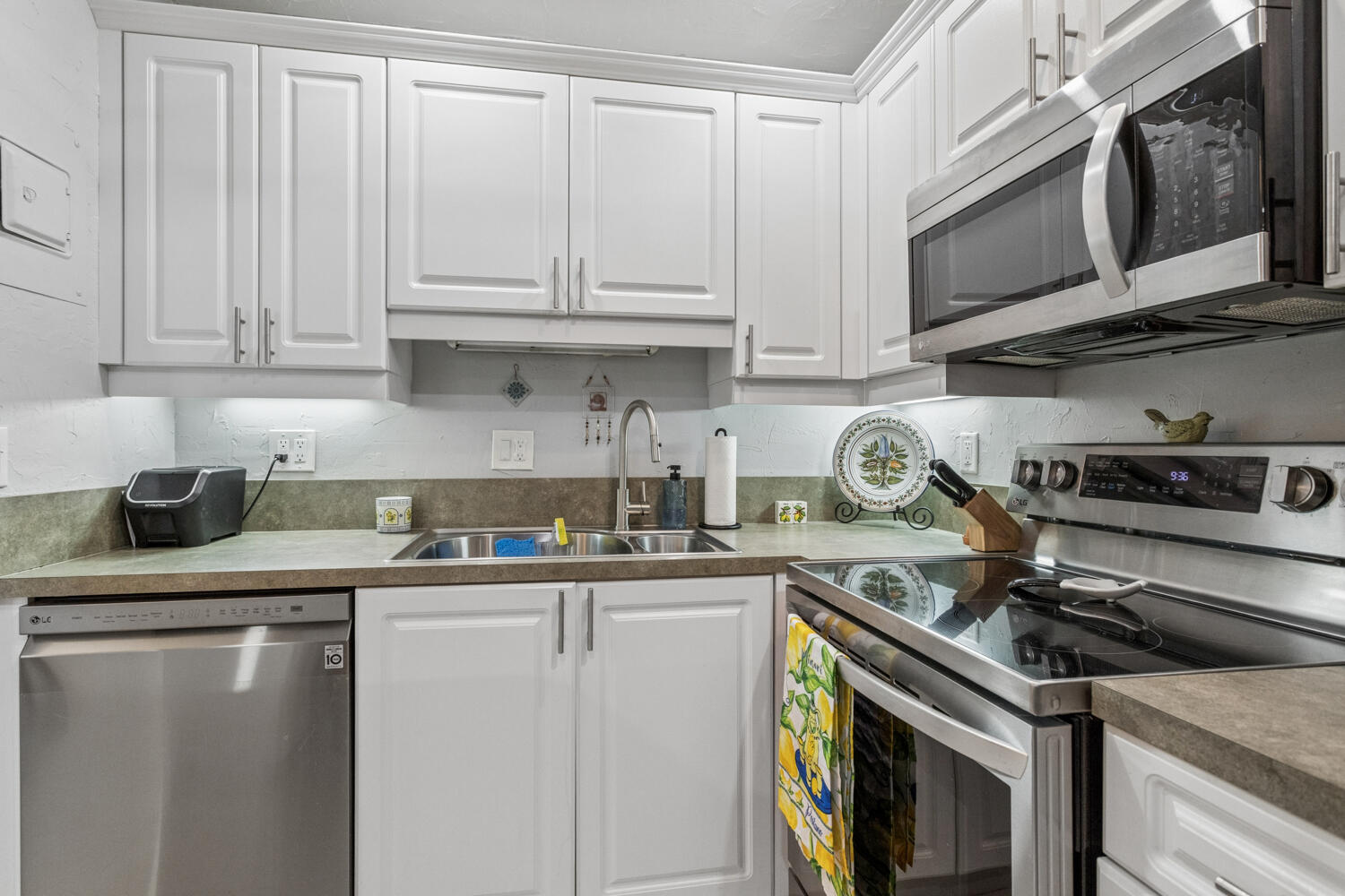 CYPRESS CLUB CONDO - Residential