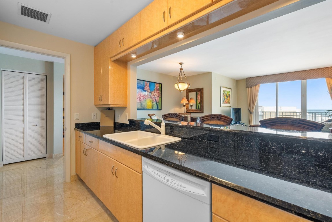 The Courts Brickell Key - Residential