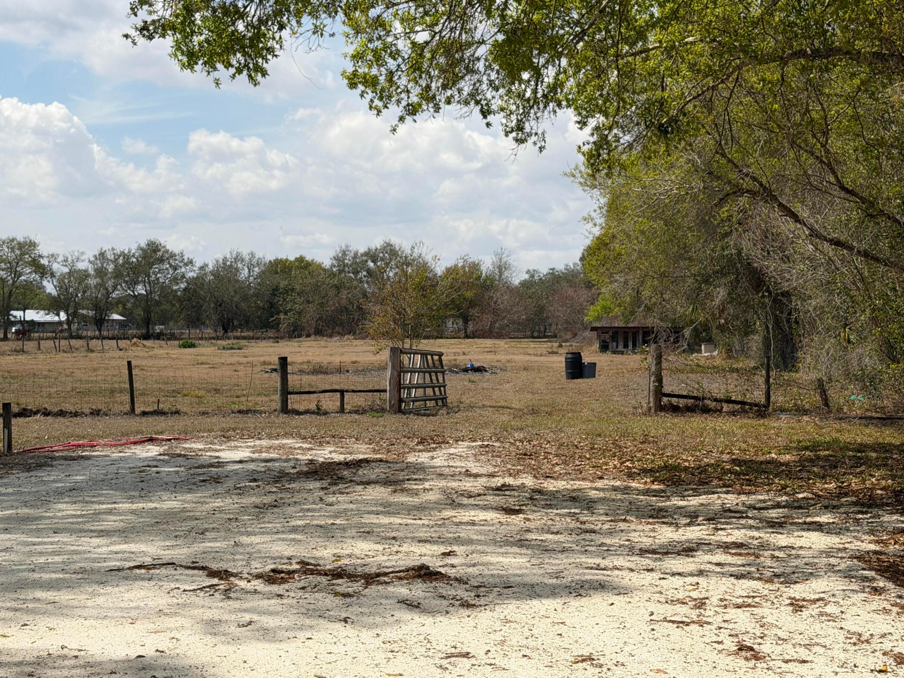 LAZY SEVEN RANCH ACRES - Residential