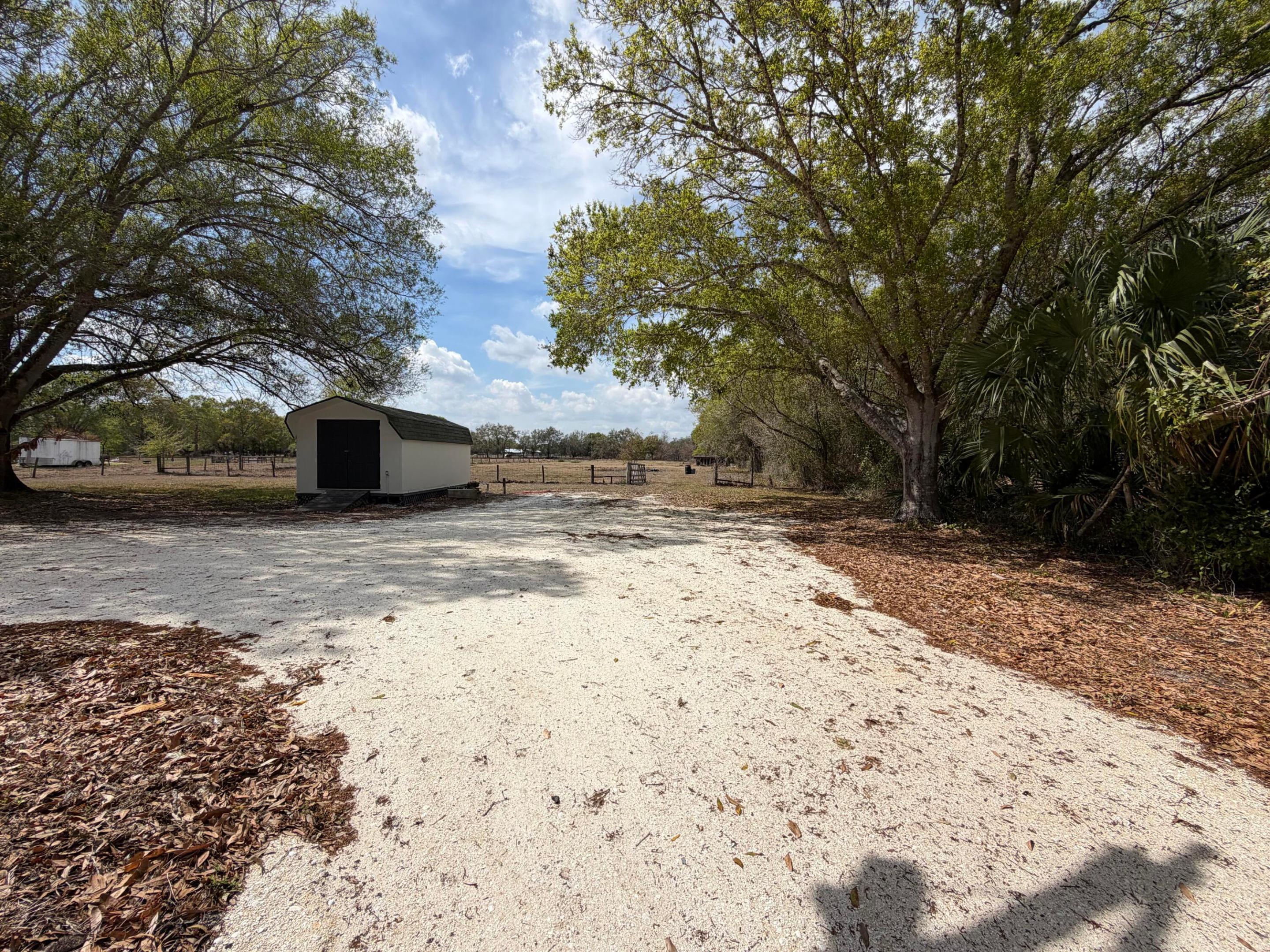 LAZY SEVEN RANCH ACRES - Residential