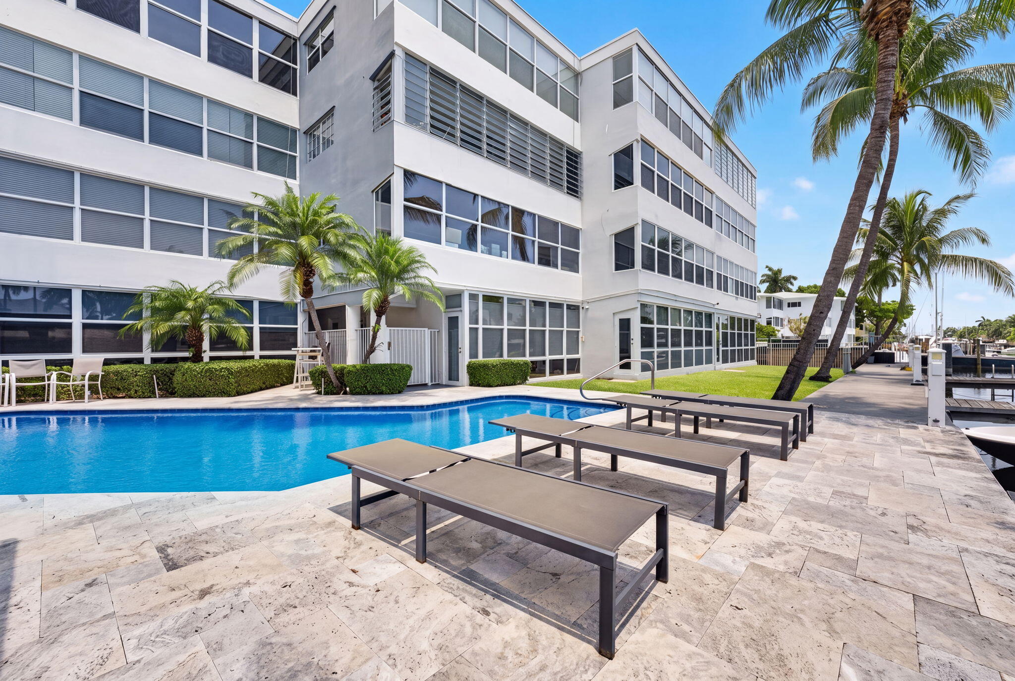 ISLAND HOUSE EAST CONDO - Residential