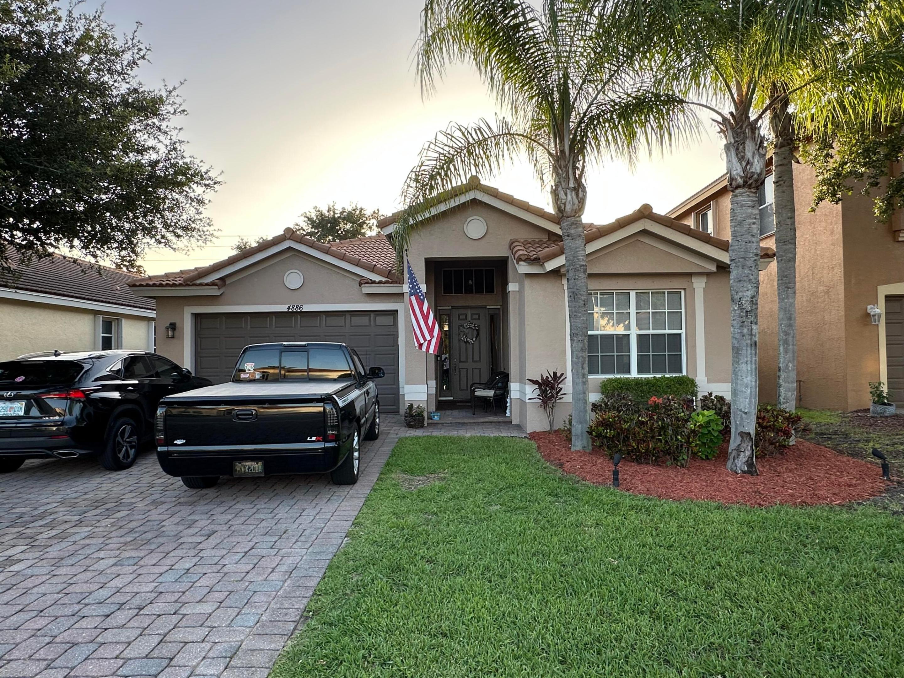 1 Story Avalon Model by Lennar....... 3/2 2 Car Garage, 2189 Sq Ft of Living Area. Corian Countertops, 42 inch Upper Kitchen Cabinets, SS Appliances. Fenced Back Yard. Covered Patio 8x24. 8 ft Doors. Cathedral Ceilings/ Vaulted Ceiling. Split Bedrooms. On a Cul-De-Sac  Street..