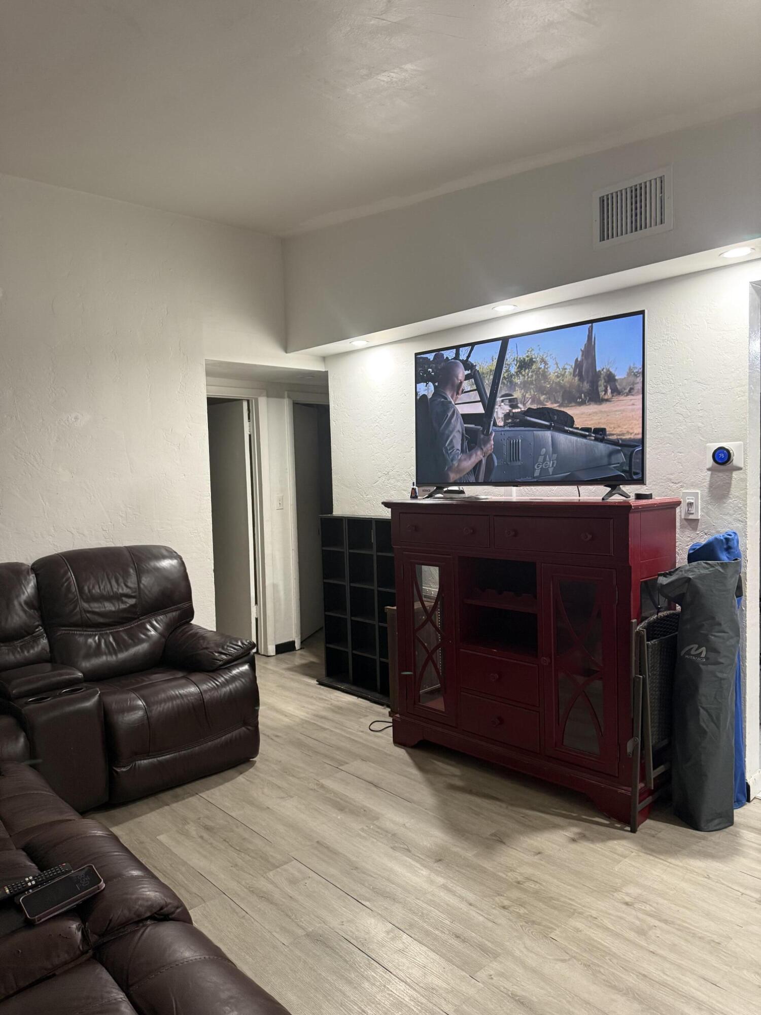 MIAMI GARDENS ESTATES SEC 8 - Residential