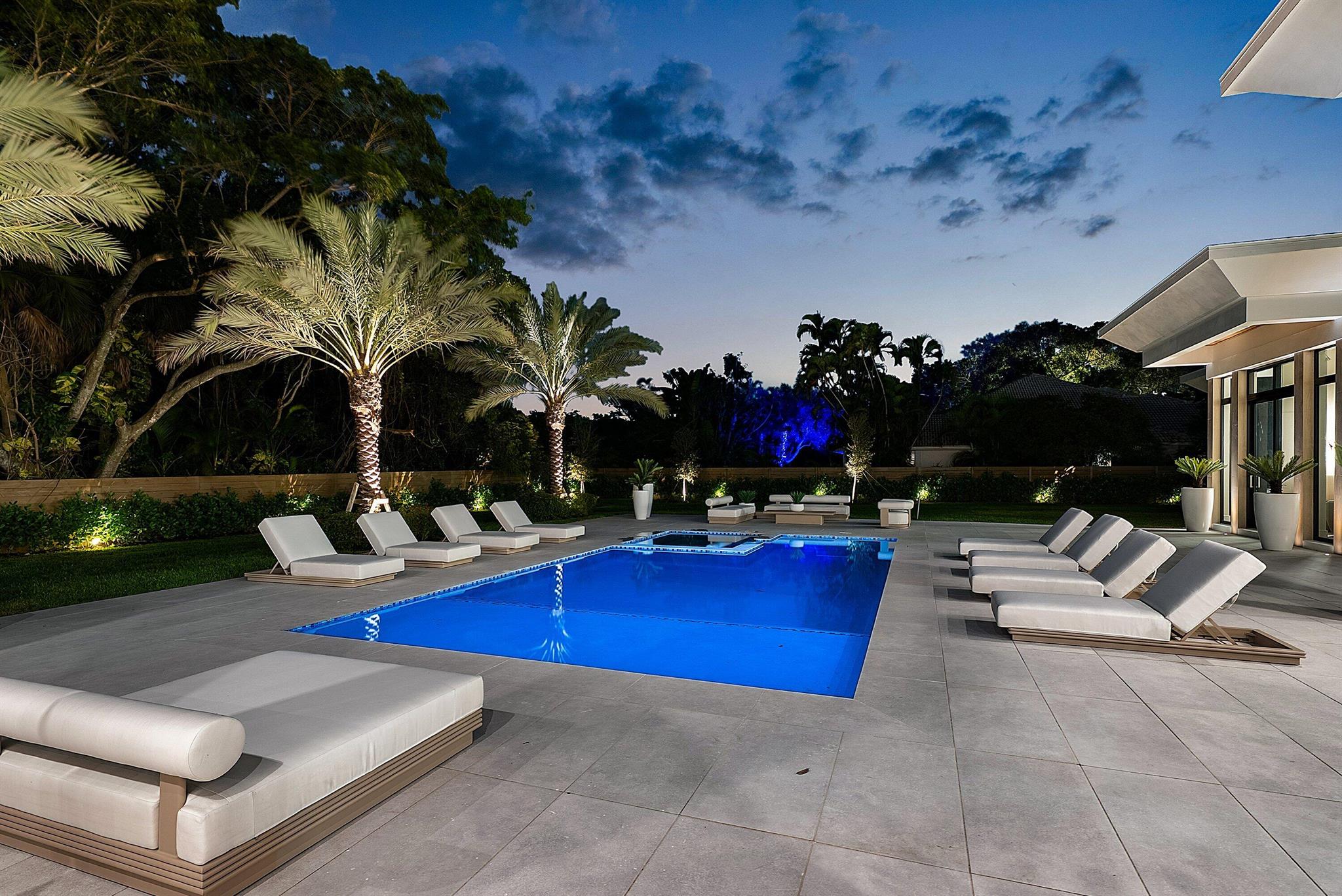 FOXE CHASE - Residential